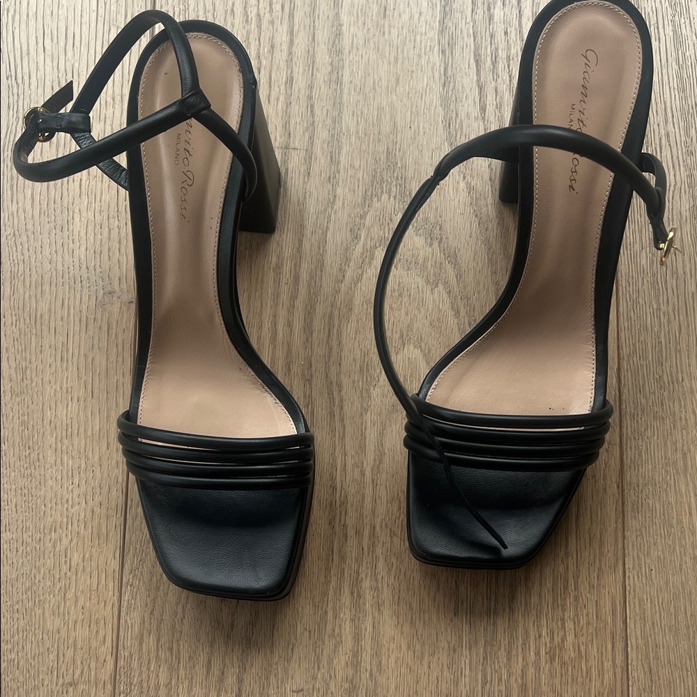 Gianvito Rossi Black Strappy Heels. Size 41 - Picture 4 of 13